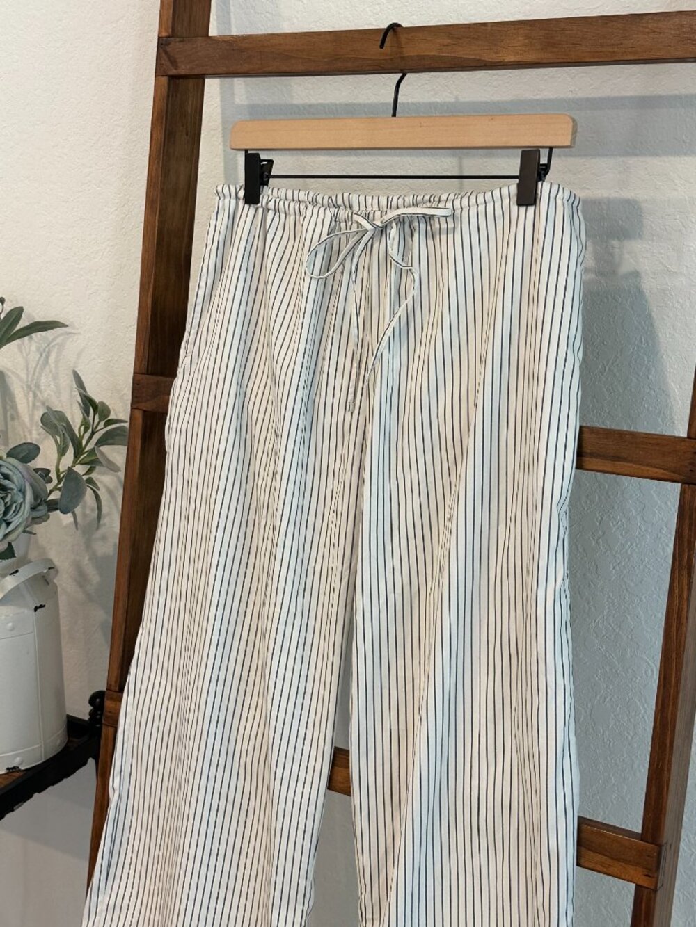 American Eagle White Blue Stripe Drawstring Pants Medium Casual Lounge Beach Pan - Picture 4 of 14